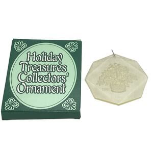 1991 Poinsettia Acrylic Etched Holiday Treasures Collectors’ Christmas Ornament